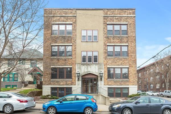1900 Stevens AVE #12,  Minneapolis,  MN 55403
