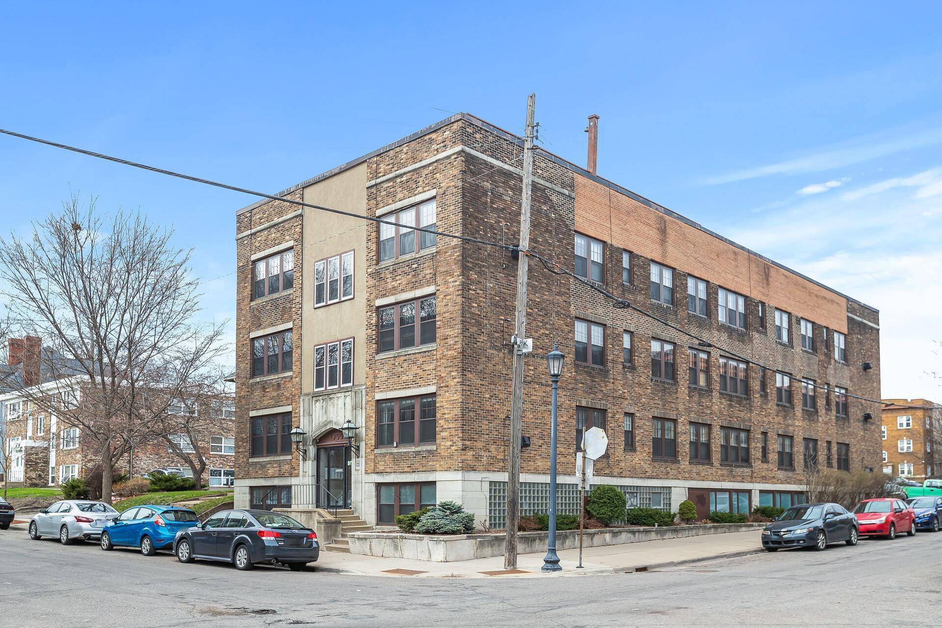 Minneapolis, MN 55403,1900 Stevens AVE #12