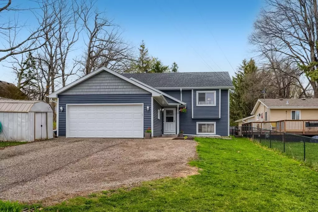 Forest Lake, MN 55025,856 8th AVE SE