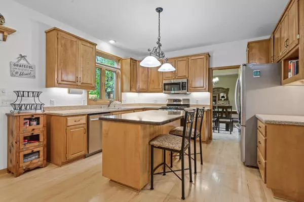 Eden Prairie, MN 55347,18017 Dakota CIR