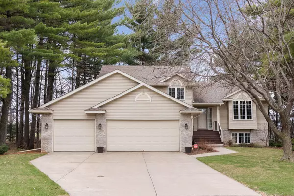 442 Spruce ST, Shakopee, MN 55379