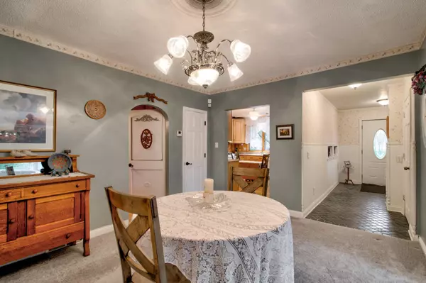 New Hope, MN 55427,2751 Lamphere DR
