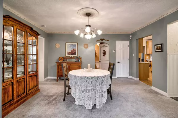 New Hope, MN 55427,2751 Lamphere DR