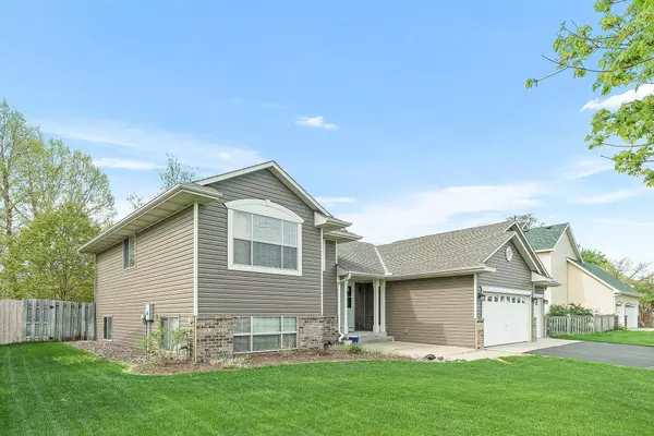 Brooklyn Park, MN 55443,3922 Globe Flower CIR N