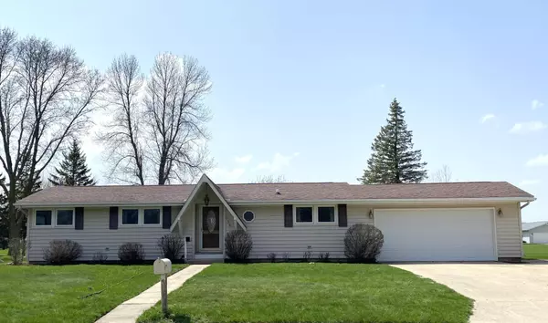 750 Winnie AVE, Windom, MN 56101