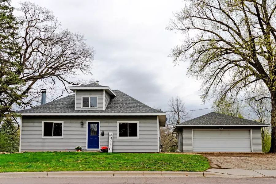 526 Main ST W, Waterville, MN 56096