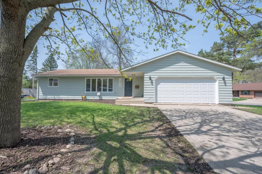 1224 N Elm AVE, Owatonna, MN 55060