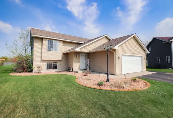 11277 Laura CIR, Becker, MN 55308