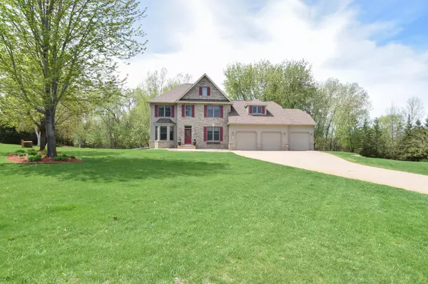 24406 Imperial CT, Chisago City, MN 55025