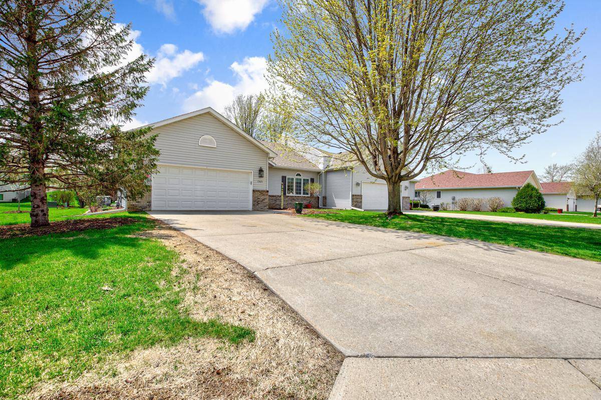 Owatonna, MN 55060,1365 Edinburgh PL NE