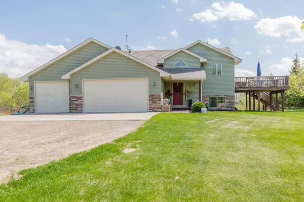 7652 Timber Ridge DR, Rush City, MN 55069