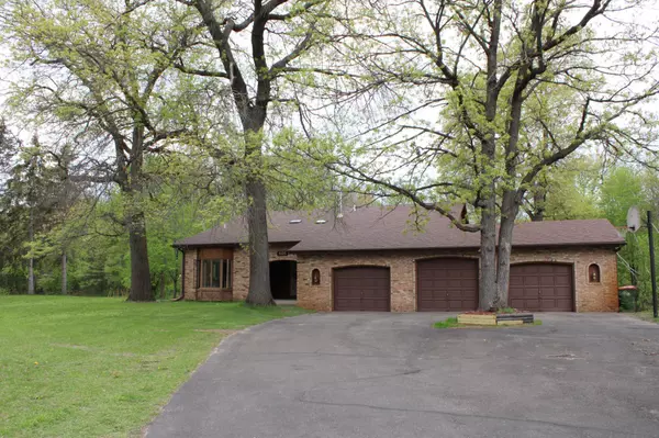 8125 Diane ST, Lino Lakes, MN 55014