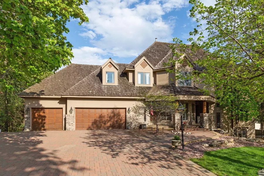 13814 Grothe CIR, Apple Valley, MN 55124