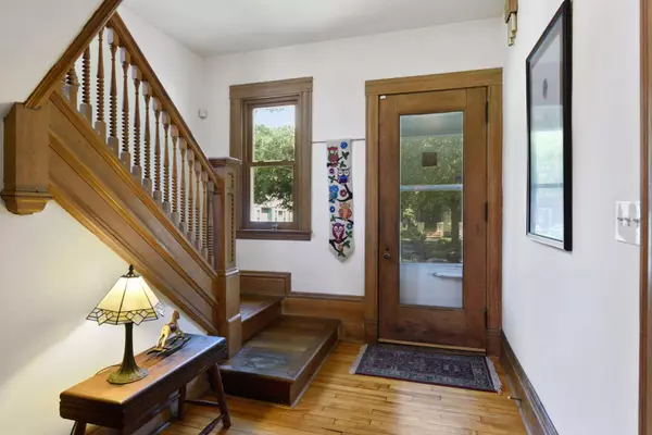 Minneapolis, MN 55414,513 6th AVE SE