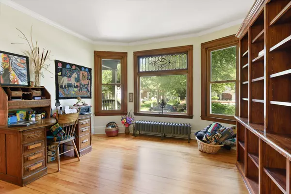 Minneapolis, MN 55414,513 6th AVE SE