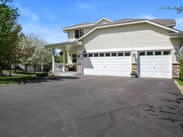 3184 Arden DR, Woodbury, MN 55129