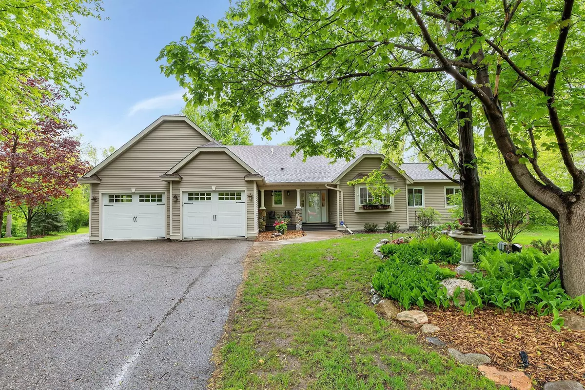 Annandale, MN 55302,115 Hunters PATH