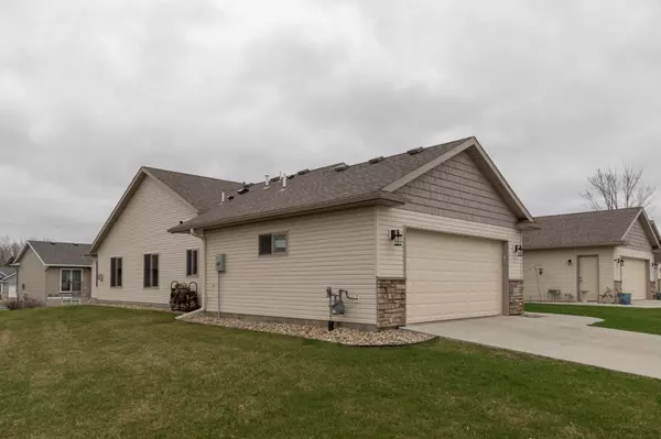 Eyota, MN 55934,485 Limestone CT NW