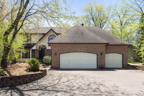 2970 Minnehaha Curve,  Minnetonka,  MN 55391