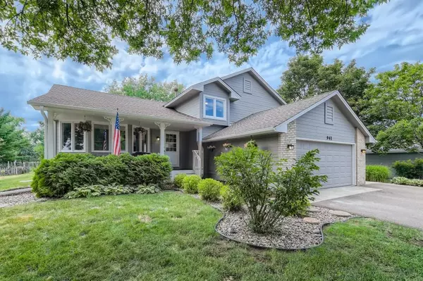 Chanhassen, MN 55317,941 Saddlebrook TRL