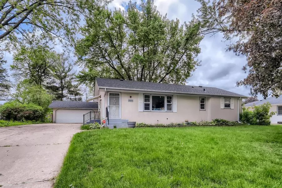 2080 Upper 45th ST E, Inver Grove Heights, MN 55077