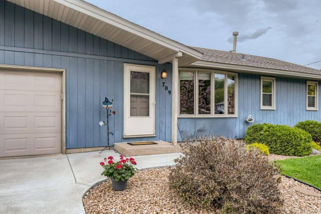 Coon Rapids, MN 55448,709 Sand Creek DR NW