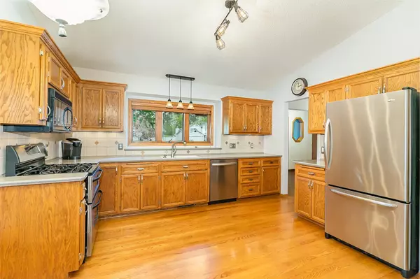 Burnsville, MN 55306,15008 Sunrise LN