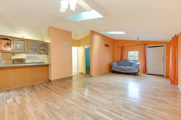 Minneapolis, MN 55407,2728 Bloomington AVE