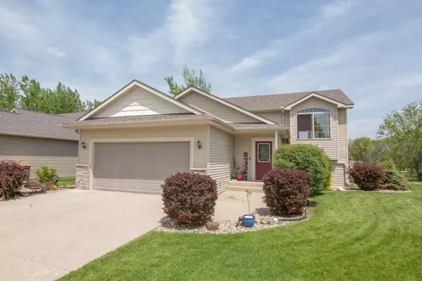 603 Colodoro LN, Eagle Lake, MN 56024