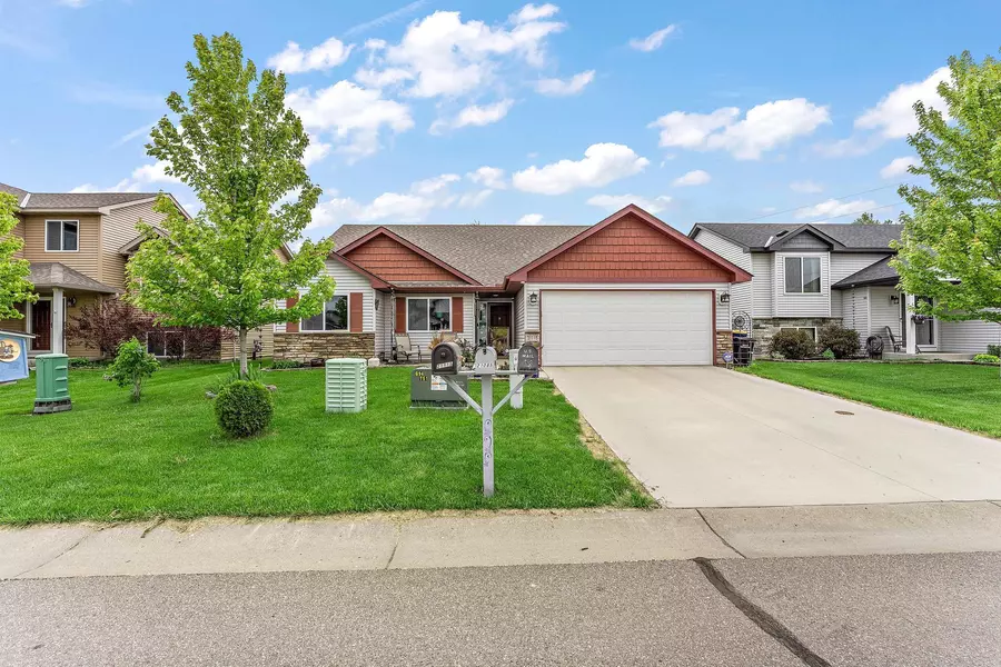 21115 Cameron WAY, Farmington, MN 55024