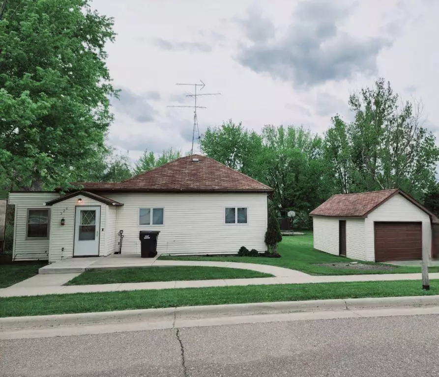 Avoca, MN 56114,324 SW 2nd ST