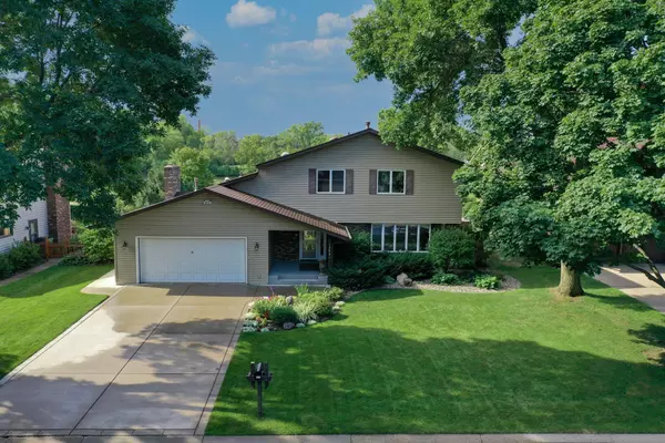 Roseville, MN 55113,1246 Willow LN