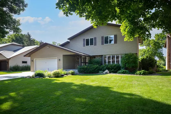 Roseville, MN 55113,1246 Willow LN