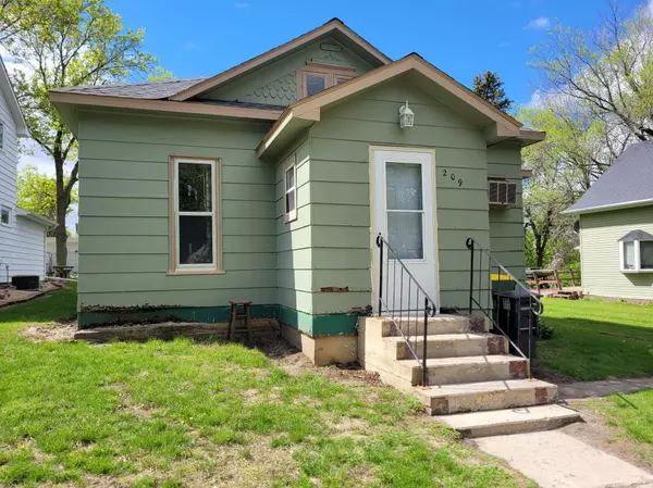 209 2nd ST E, Jasper, MN 56144