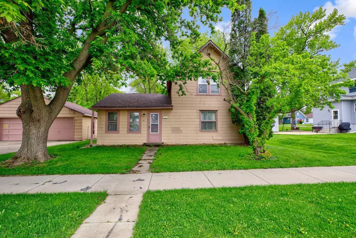 Truman, MN 56088,109 W 1st ST S