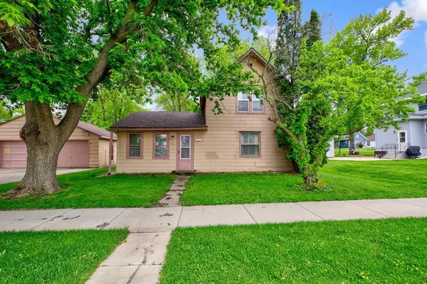 109 W 1st ST S, Truman, MN 56088