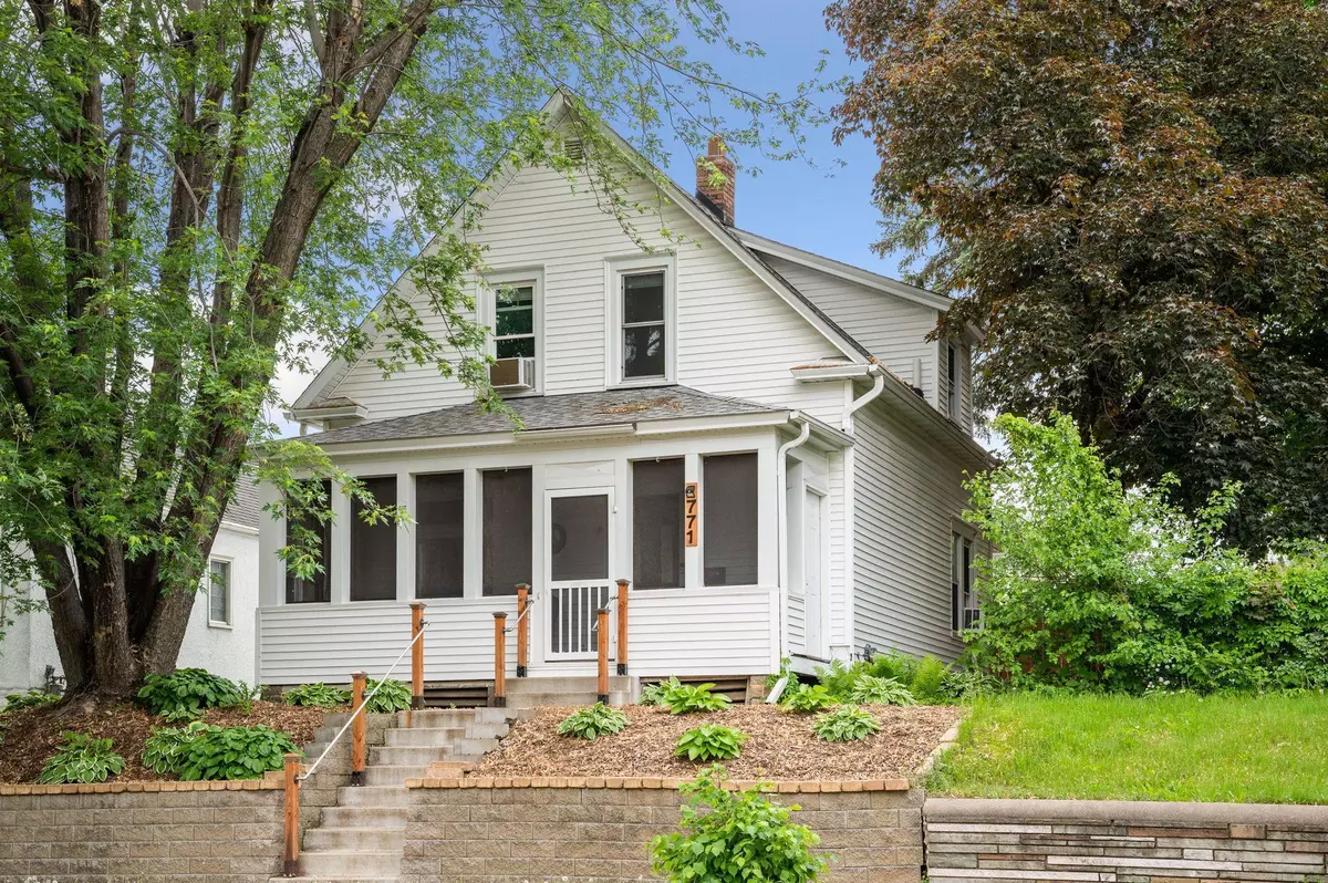 South Saint Paul, MN 55075,771 15th AVE N