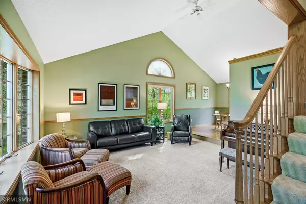 Mahtomedi, MN 55115,905 Deer Oak RUN