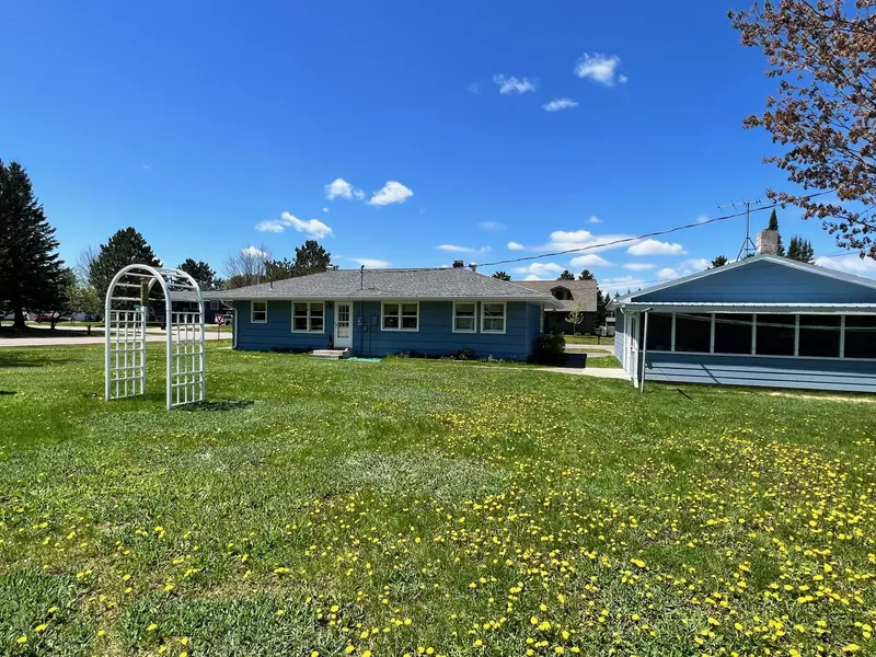 14 Cedar DR, Babbitt, MN 55706