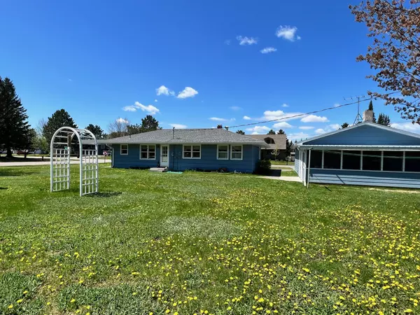 14 Cedar DR, Babbitt, MN 55706