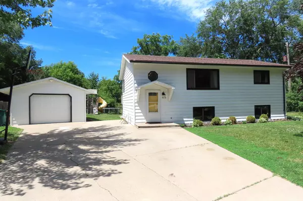 875 3rd ST, Dassel, MN 55325