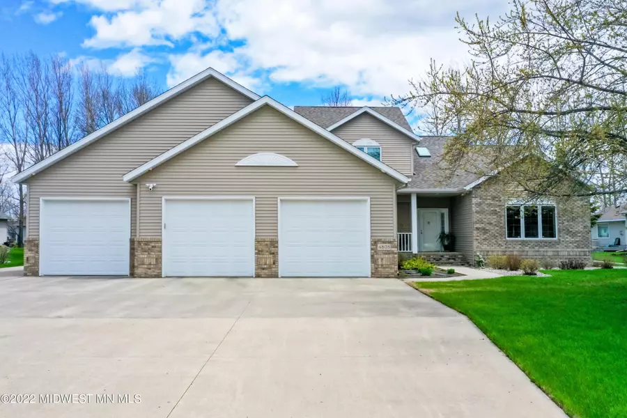 4808 Crystal  Creek DR, Moorhead, MN 56560