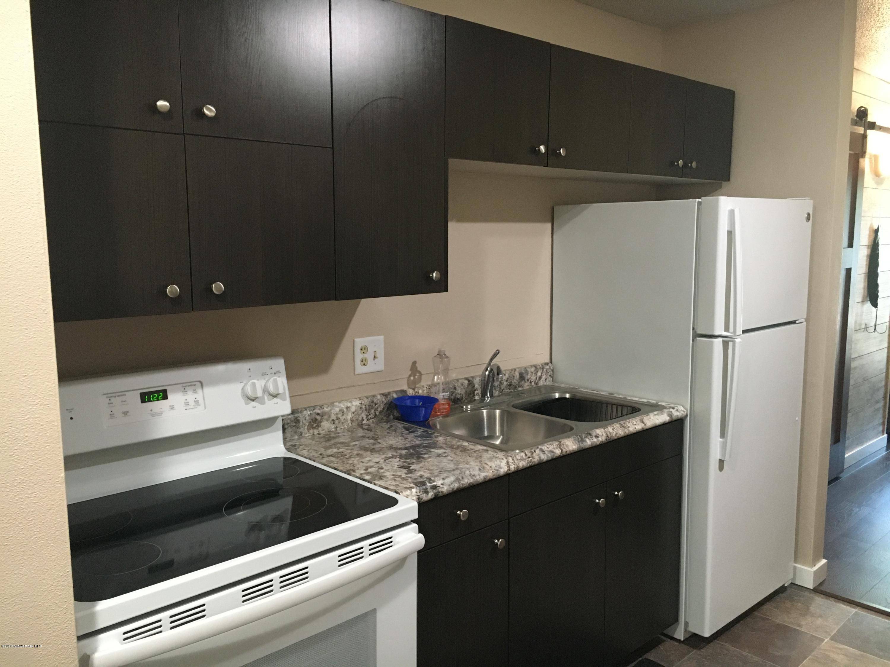 Detroit Lakes, MN 56501,315 Park Lake BLVD #202