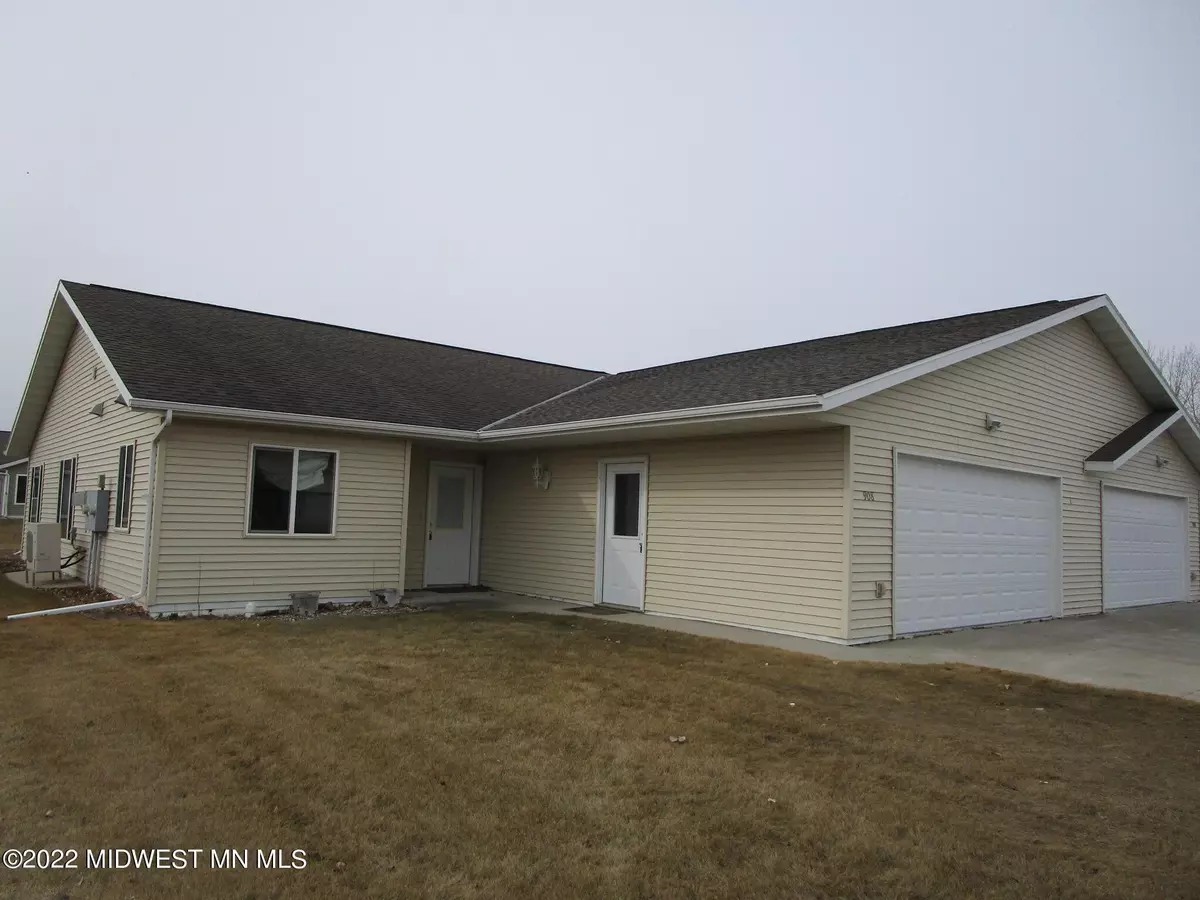 Pelican Twp, MN 56572,908 Maplewood Drive