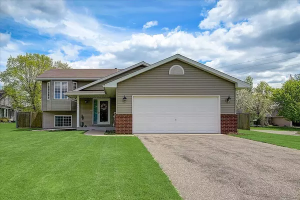 Oakdale, MN 55128,6982 4th Street CT N