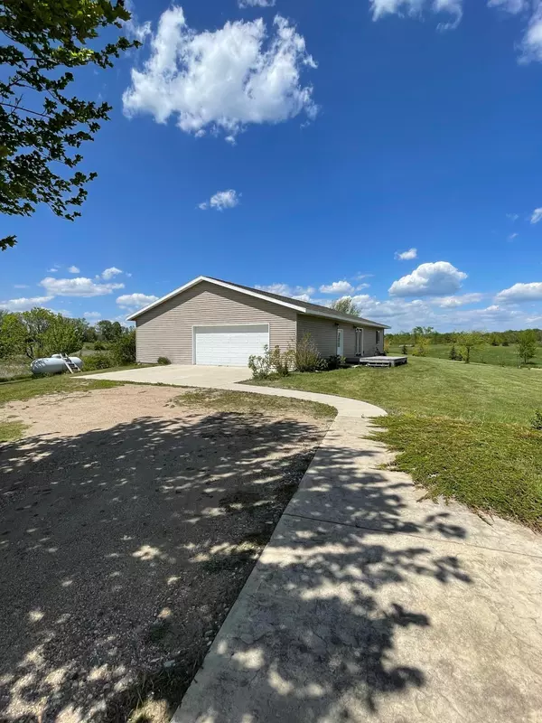 Battle Lake, MN 56515,18613 Peninsula TRL