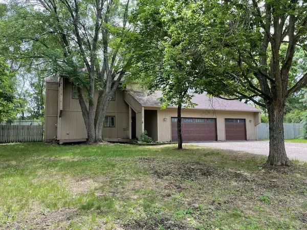 1960 107th LN NW, Coon Rapids, MN 55433