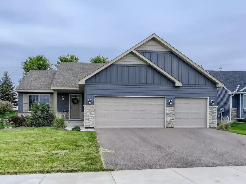 928 Forest Edge DR, Jordan, MN 55352