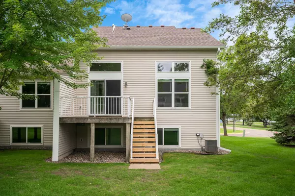 Woodbury, MN 55129,2083 Saint Johns CT