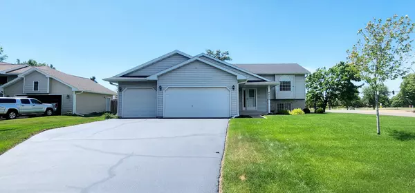 8853 Yates TER, Brooklyn Park, MN 55443